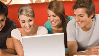 friends learn how to watch tv on laptop