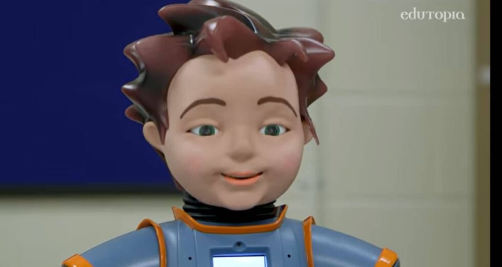 ROBOT MILO y el AUTISMO - Efectivo en Terapia Educativa 1 Milo robot que ayuda a niños autistas
